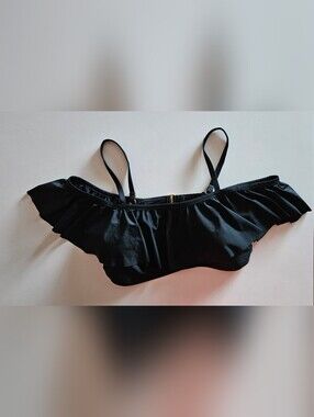 NWT Island Soul Curve Bikini Top